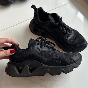 NIKE WMNS RYZ 365 2 'TRIPLE BLACK'  Black Women's Athletic Sneakers